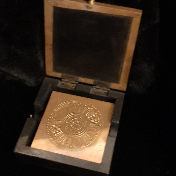 Set of 4 Bronze Wooden Coasters - Picture 2 of 3
